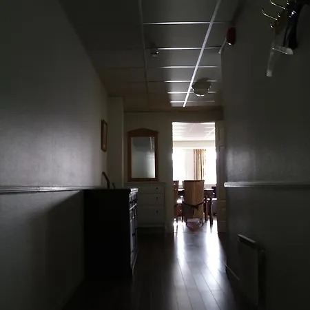 アパートホテル Tysnes Sjo Og Fritid